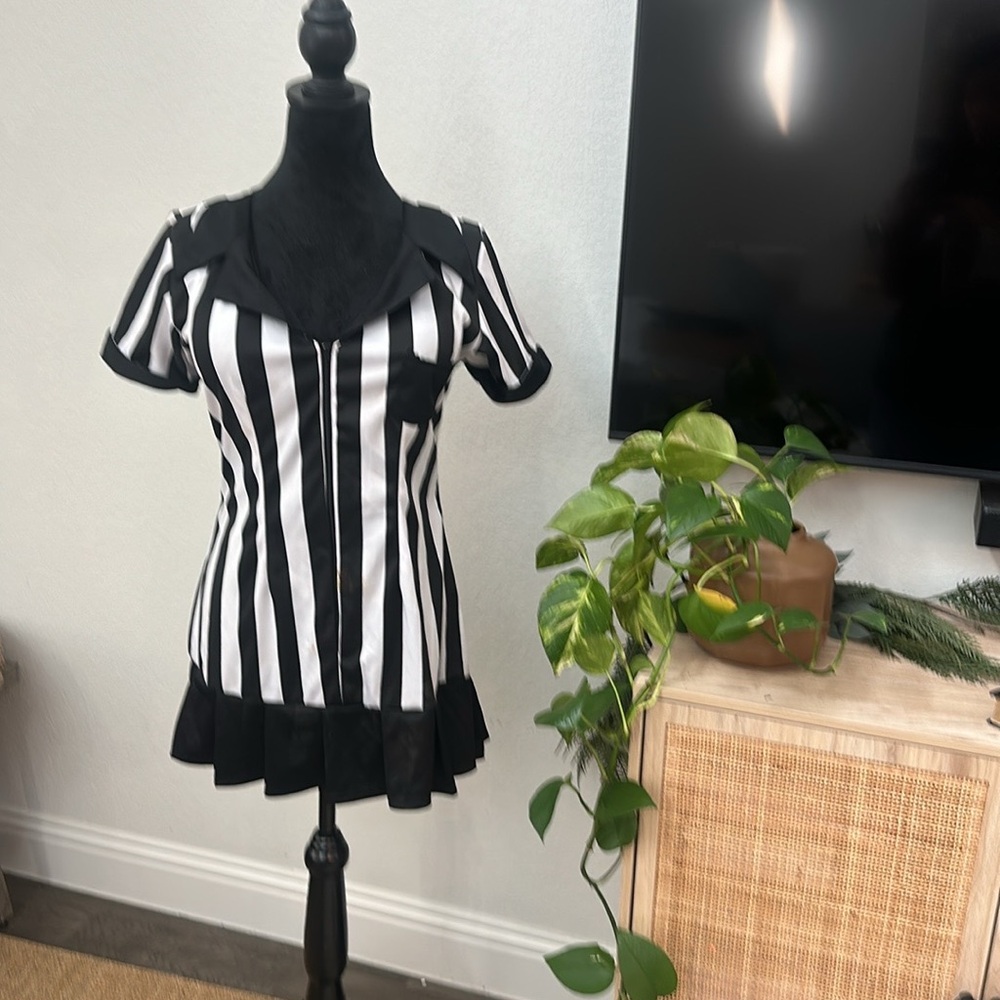 Referee women’s‎ Halloween costume